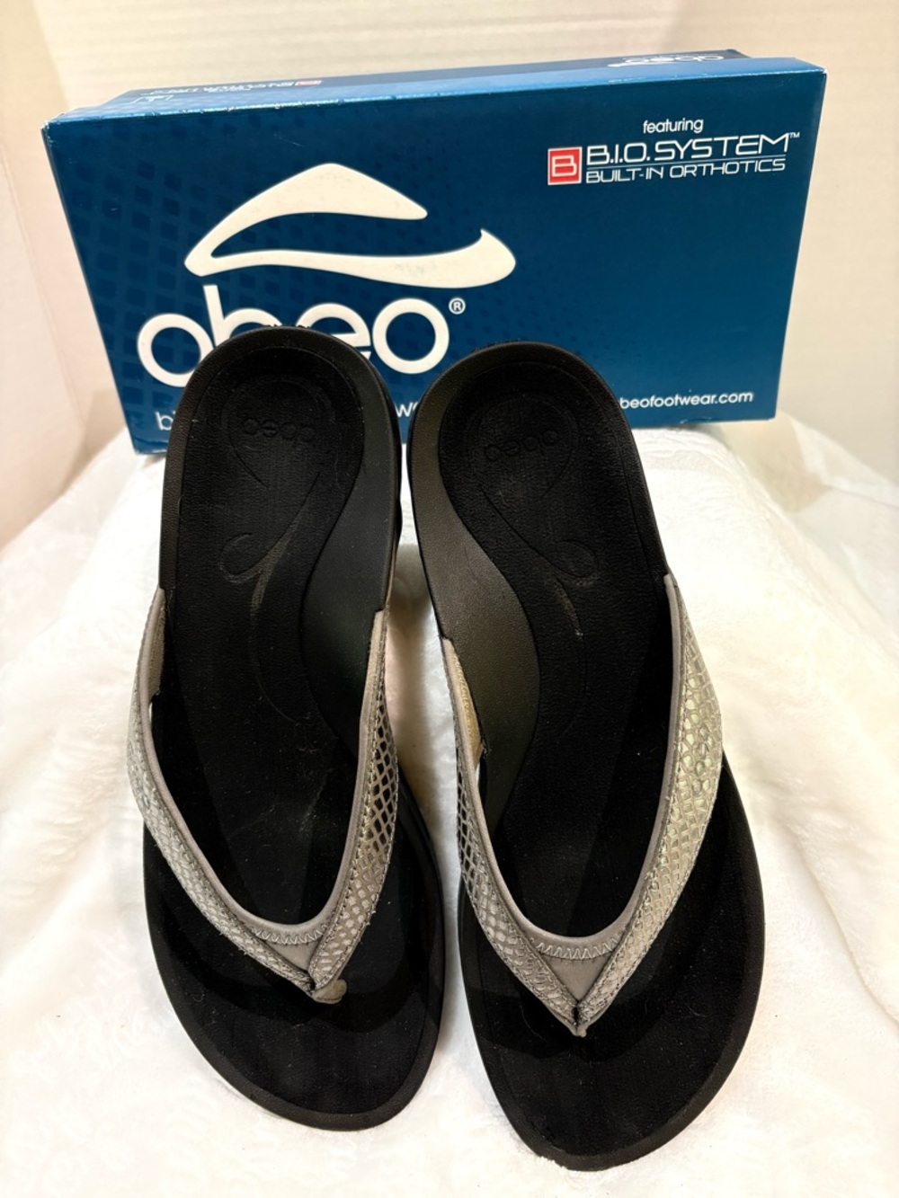 ABEO WOMAN’S PEWTER ALEA B.I.O. SYSTEM THONG SANDALS SIZE 8N
IN BOX